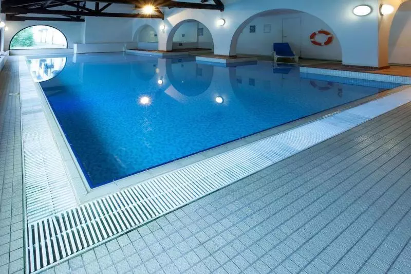 Europa Gatwick Hotel & Spa