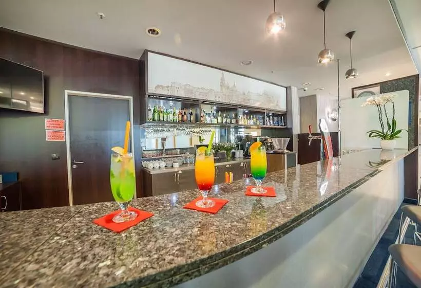 בית מלון כפרי Express Kraków