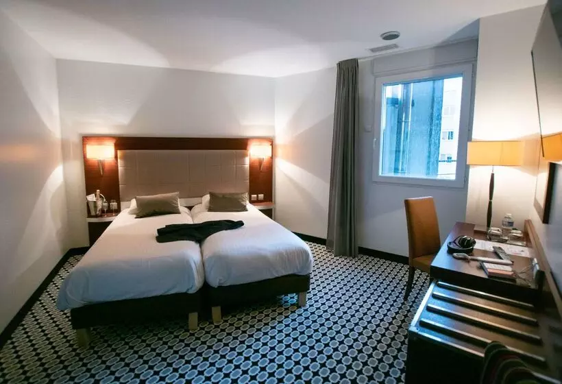 Hotel Kyriad Limoges Centre Gare   Atrium