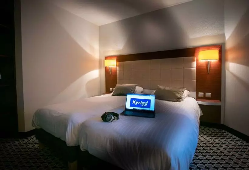 Hotel Kyriad Limoges Centre Gare   Atrium