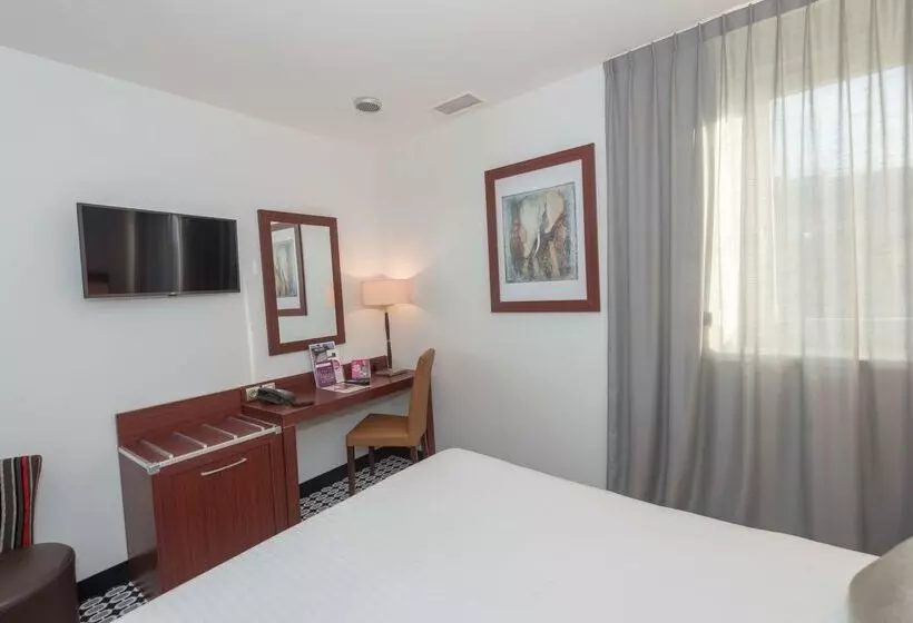 Hotel Kyriad Limoges Centre Gare   Atrium