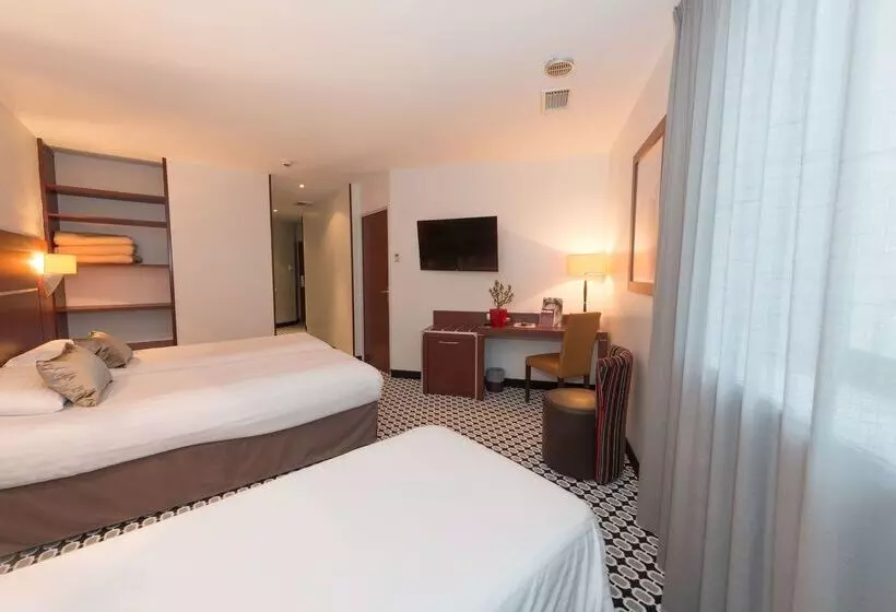 Hotel Kyriad Limoges Centre Gare   Atrium