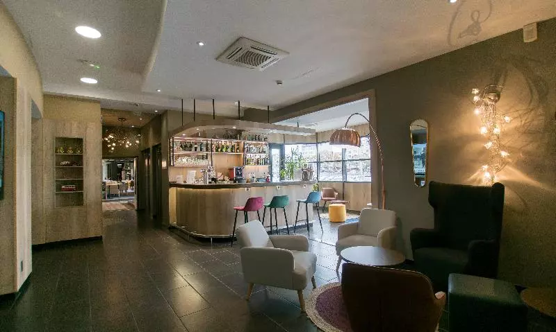 Hotel Kyriad Limoges Centre Gare   Atrium