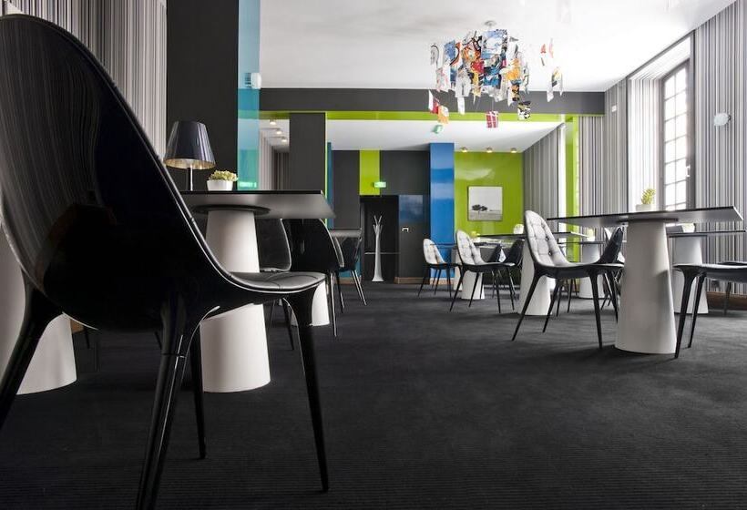 هتل Hôtel La Monnaie Arty & Spa