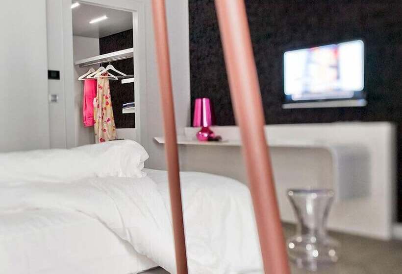 هتل Hôtel La Monnaie Arty & Spa