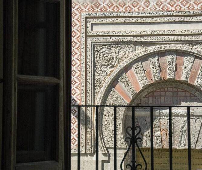 هتل Casa Museo De La Mezquita