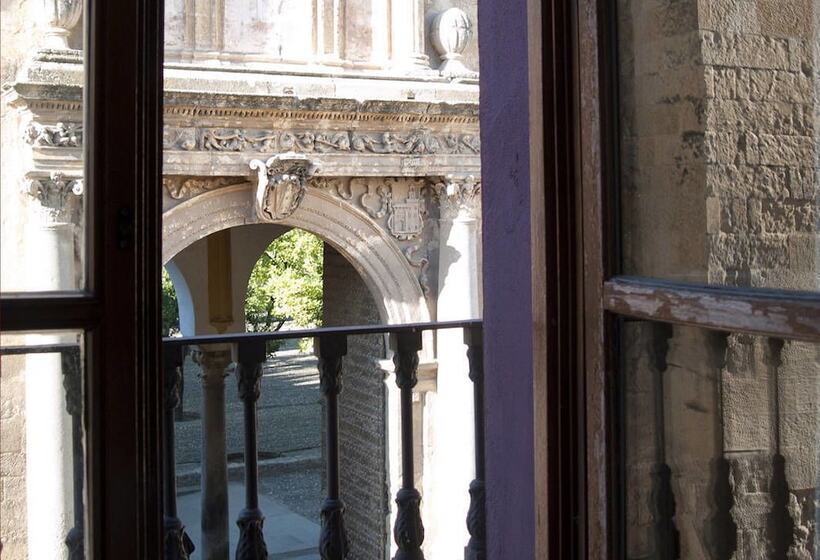 هتل Casa Museo De La Mezquita