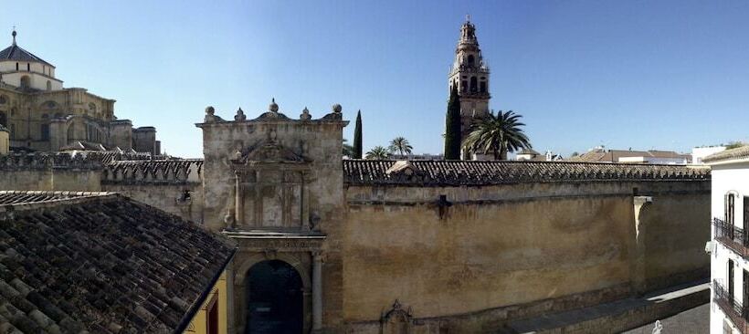 هتل Casa Museo De La Mezquita