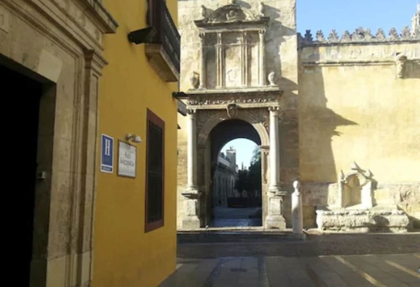 هتل Casa Museo De La Mezquita
