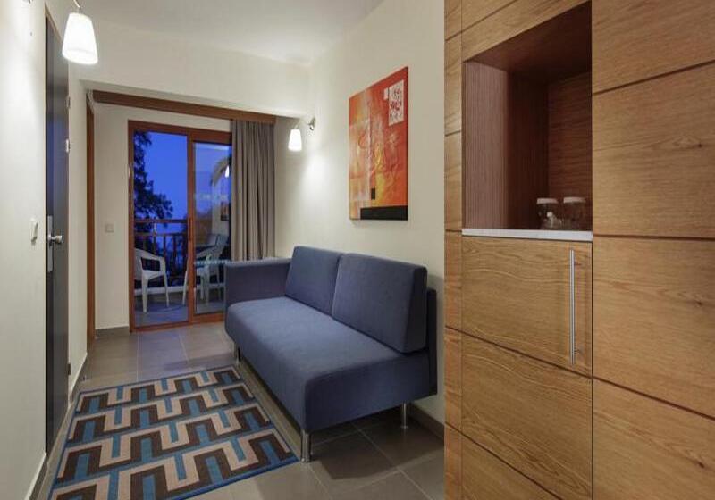 בית מלון כפרי Pine Bay Holiday Resort