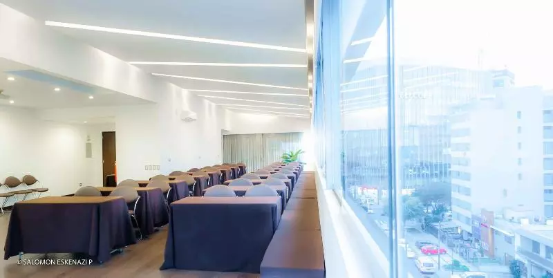 Roosevelt Hotel & Suites