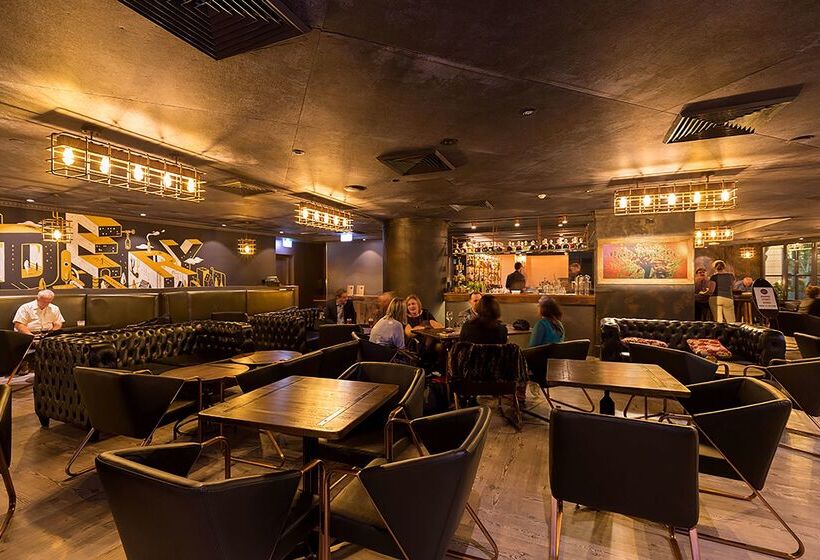 Отель Rydges World Square