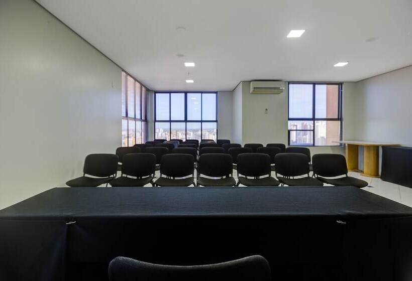 ホテル Slaviero Londrina Flat