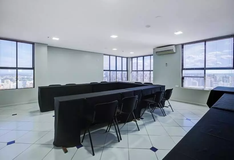 Отель Slaviero Londrina Flat