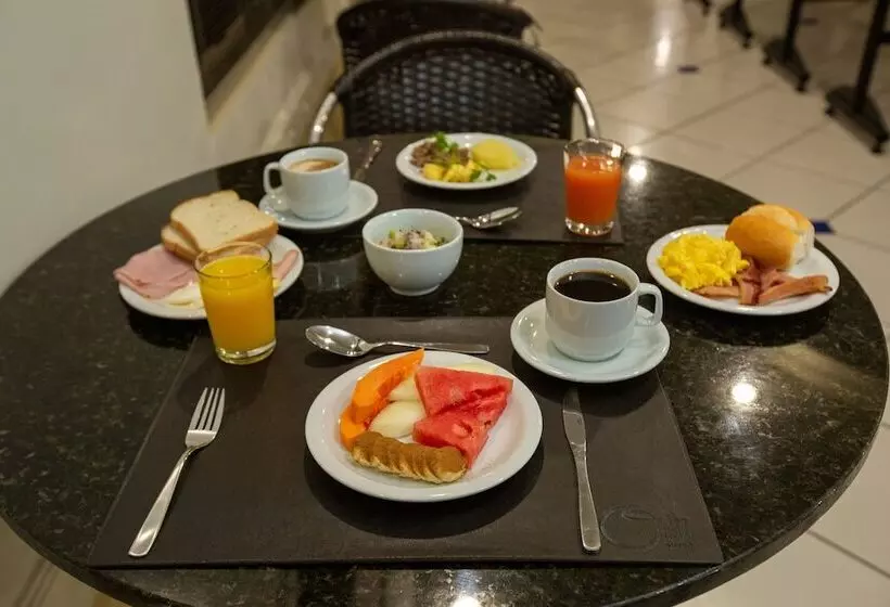 Отель Slaviero Londrina Flat