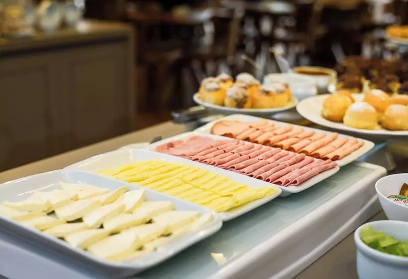 Отель Slaviero Londrina Flat