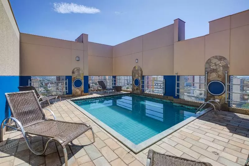 Отель Slaviero Londrina Flat