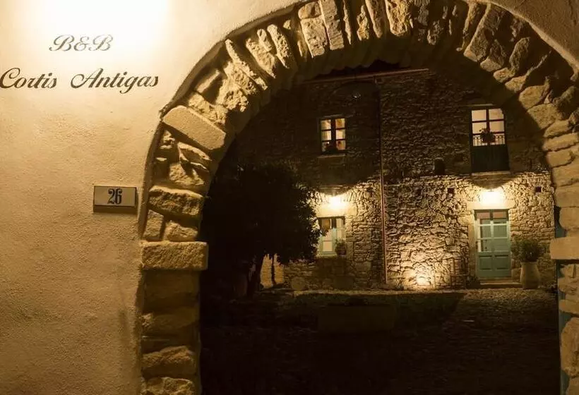 Aamiaismajoitus (B&B) Cortis Antigas