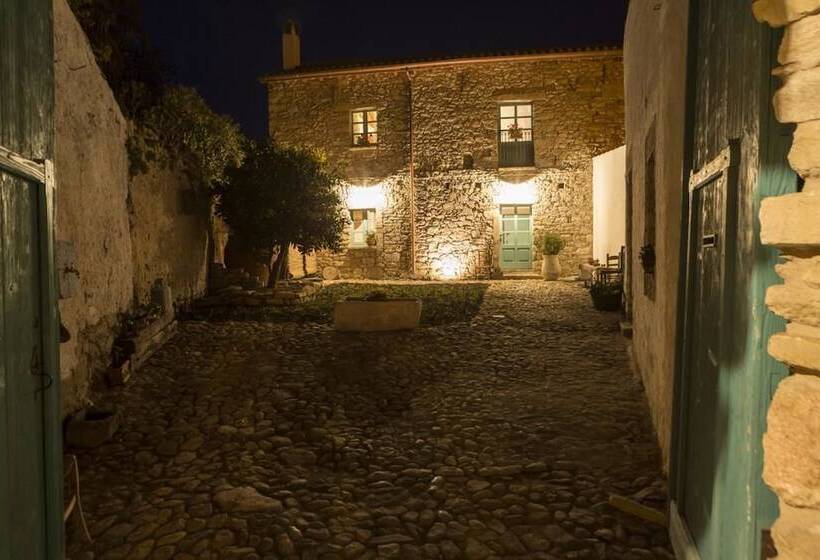 צימר Cortis Antigas