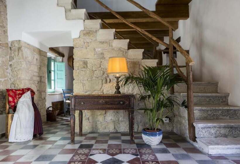 צימר Cortis Antigas