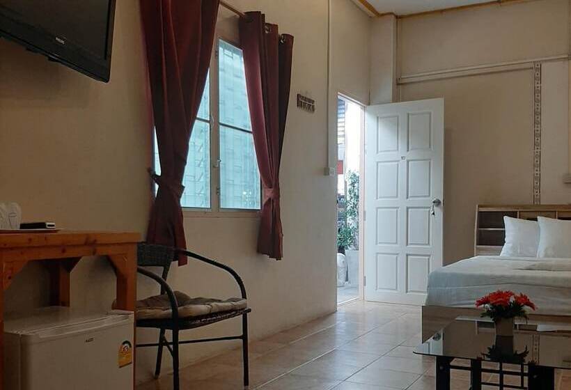 هتل Palada Guest House