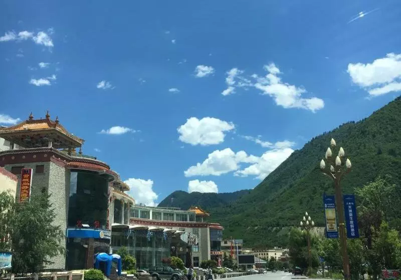هتل Jiuzhaigou Huajianji Inn