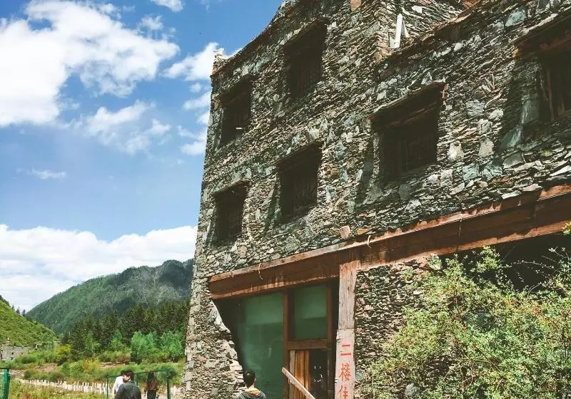 هتل Jiuzhaigou Huajianji Inn