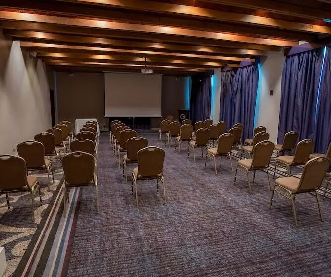 هتل Costa Del Sol Trujillo Centro