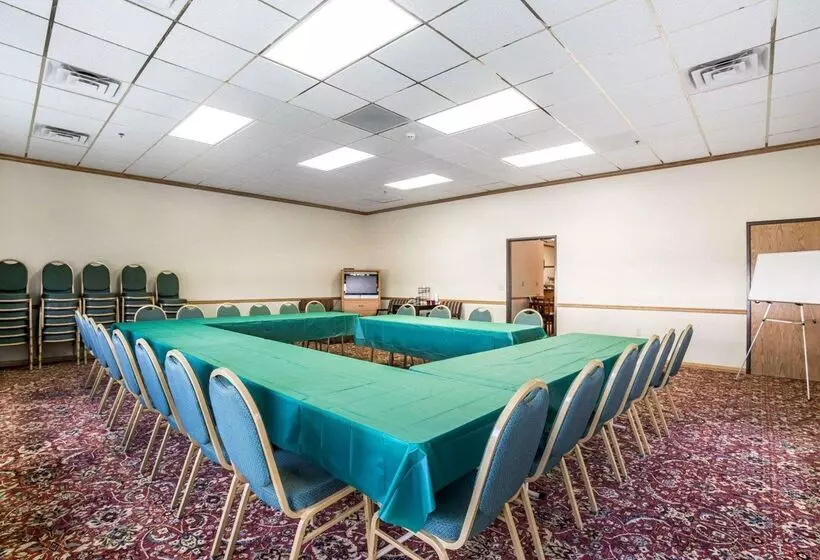 هتل Fairbridge Inn & Suites Glendive