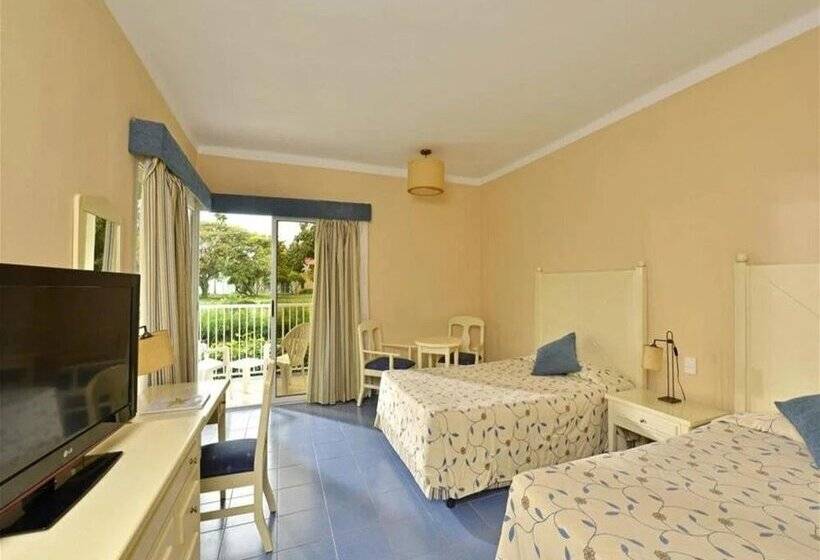 هتل Iberostar Tainos