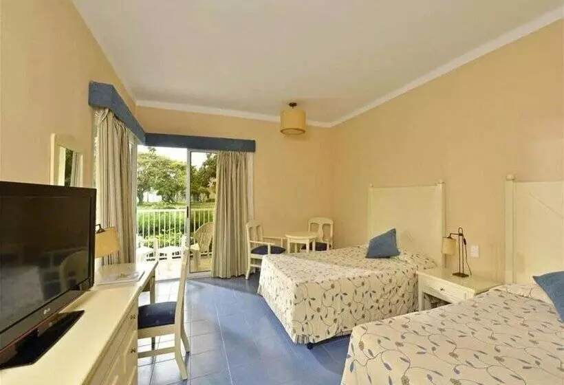 هتل Iberostar Tainos