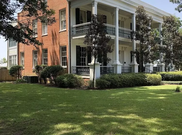 فندق Loyd Hall Plantation