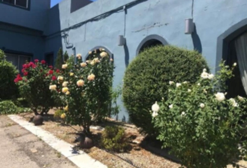 Отель Patilla Ciudad De Requena