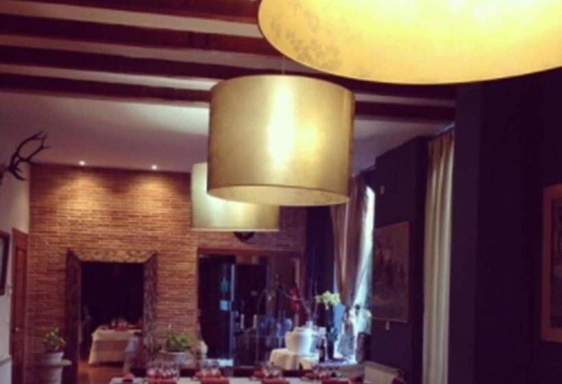 Отель Patilla Ciudad De Requena