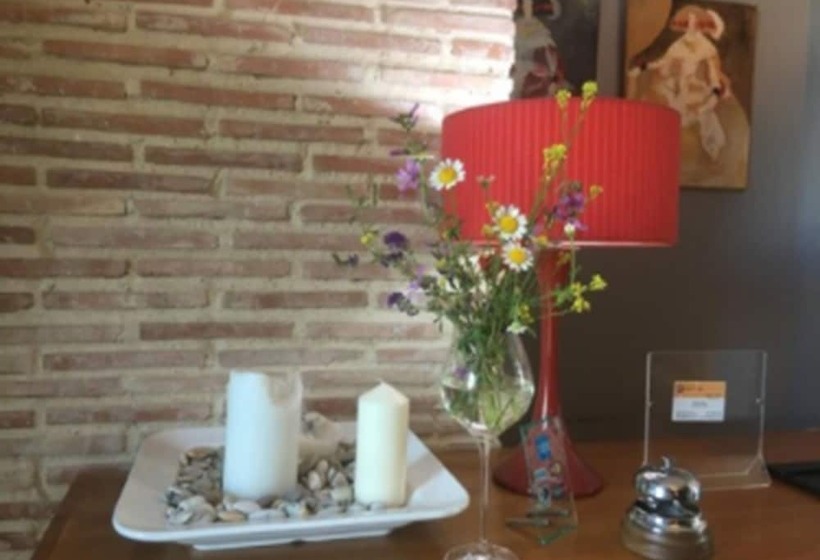 Отель Patilla Ciudad De Requena