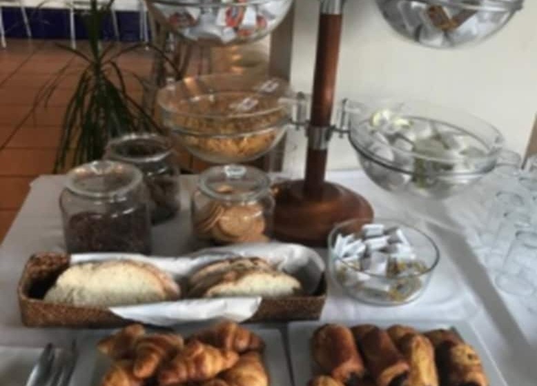 Отель Patilla Ciudad De Requena