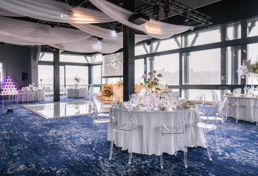 Отель Pier One Sydney Harbour, Autograph Collection