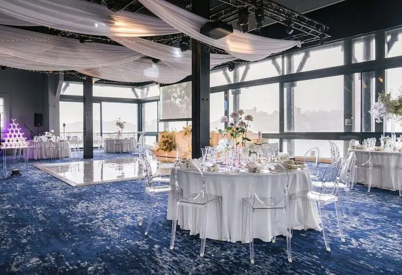 Отель Pier One Sydney Harbour, Autograph Collection