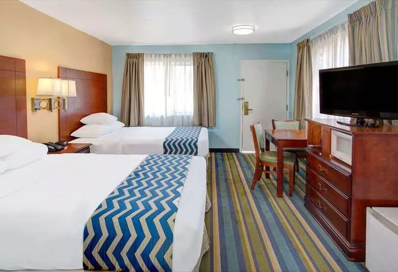 ホテル Travelodge By Wyndham Bishop