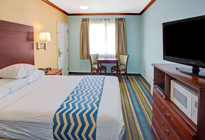 ホテル Travelodge By Wyndham Bishop