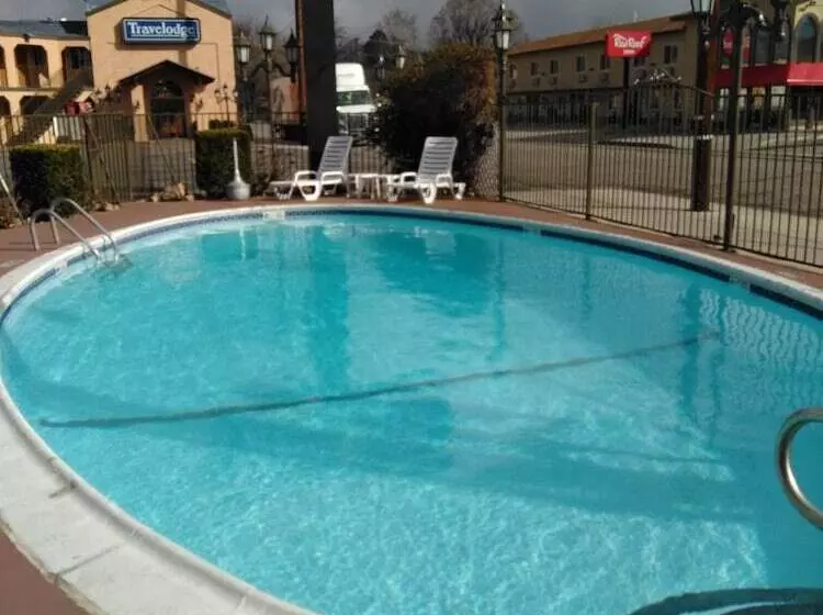 ホテル Travelodge By Wyndham Bishop