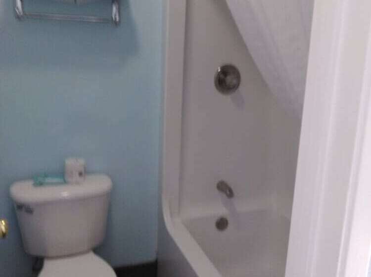 ホテル Travelodge By Wyndham Bishop