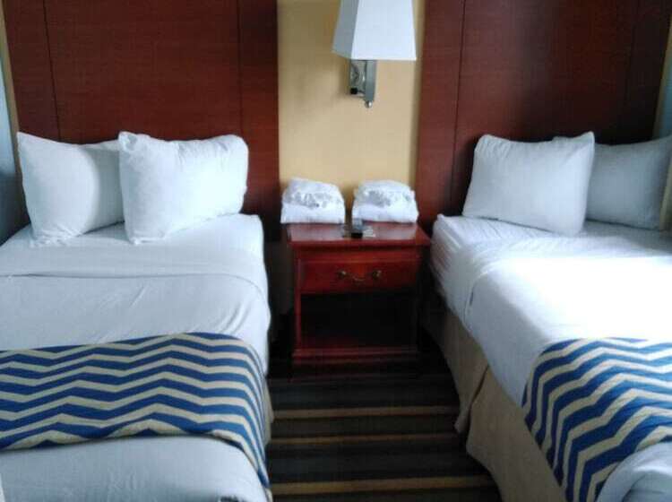 ホテル Travelodge By Wyndham Bishop