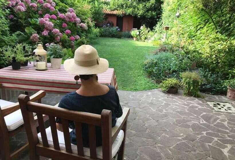 تختخواب و صبحانه Bed &breakfast Portico Rosso