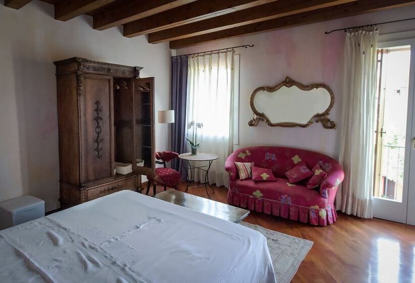 تختخواب و صبحانه Bed &breakfast Portico Rosso