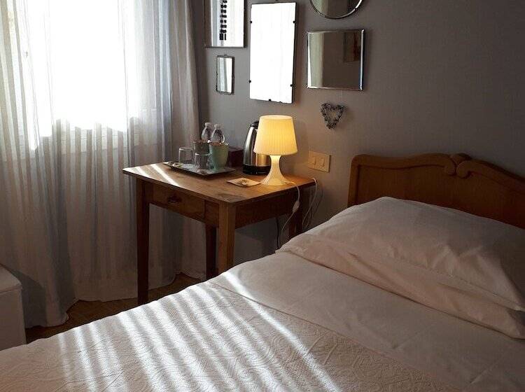 تختخواب و صبحانه Bed &breakfast Portico Rosso