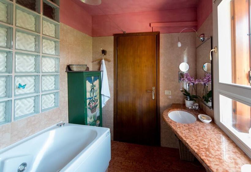 تختخواب و صبحانه Bed &breakfast Portico Rosso