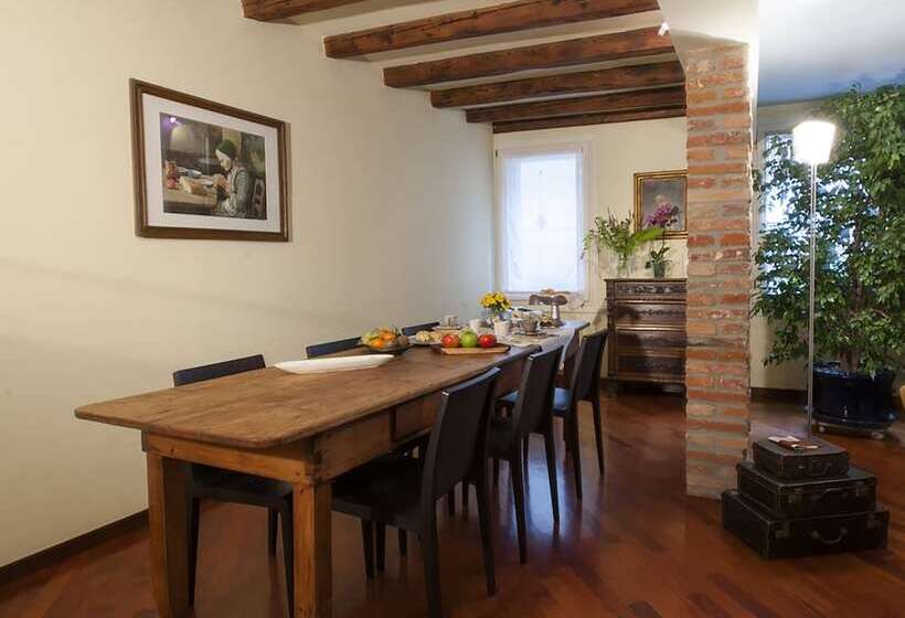 تختخواب و صبحانه Bed &breakfast Portico Rosso