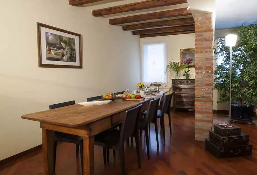 تختخواب و صبحانه Bed &breakfast Portico Rosso