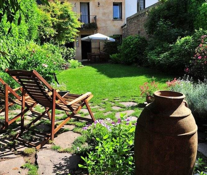 تختخواب و صبحانه Bed &breakfast Portico Rosso